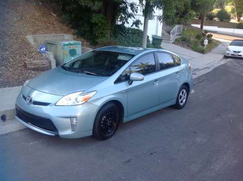 2014 Toyota Prius, very clean,CLEAN TITLE for sale in calabasas, CA