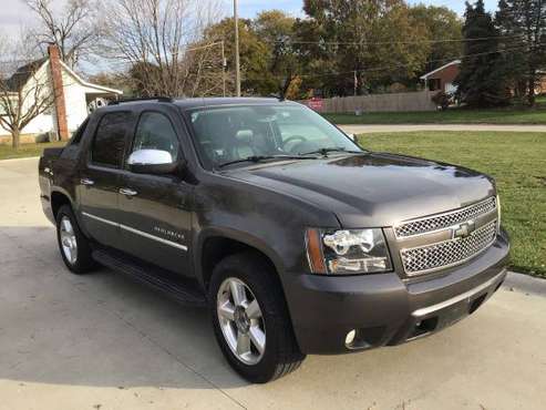 Gray 2010 Chevy Avalanche LTZ 1500 4X4 Truck - cars & trucks - by... for sale in Dallas Center, IA