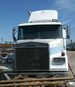 Volvo WHITE Truck Tractor for sale in Bakersfield, CA