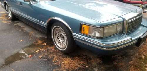 93 Lincoln town car - cars & trucks - by owner - vehicle automotive... for sale in Blackstone, RI