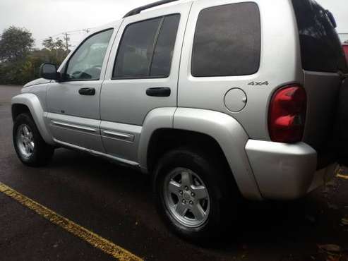 2003 Jeep liberty 4x4 special edition 98k miles for sale in North Branford , CT