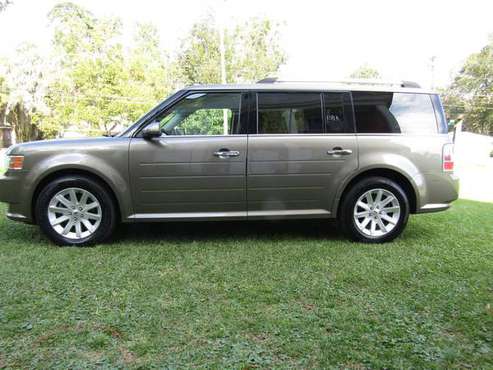 2012 *Ford* *Flex* *leather and loaded with warranty - cars & trucks... for sale in Garden city, GA