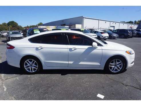 2013 Ford Fusion 4dr Sdn SE FWD - - by dealer for sale in Knoxville, TN