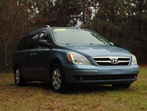 2007 Hyundai Entourage Minivan - Looks and Runs - Excellent! - cars for sale in Mendenhall, MS