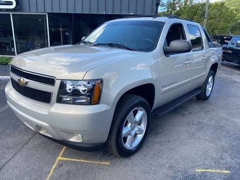 2008 Chevrolet Avalanche 4WD Crew Cab LTZ Lets Trade Text Offers for sale in Knoxville, TN
