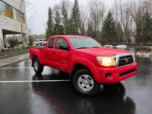 2005 Toyota Tacoma 4x4 Manual Transmission - ONLY 117k mikes - cars for sale in Kirkland, WA