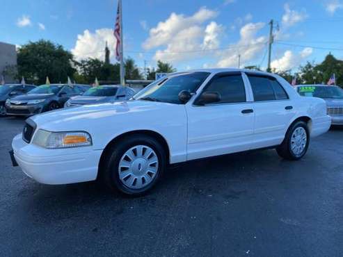 2010 Ford Crown Victoria One Owner Great Shape COLD A/C Super Clean for sale in Pompano Beach, FL