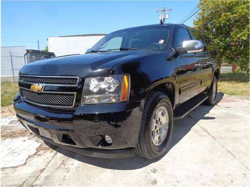 2012 Chevrolet Chevy Suburban 1500 LT Sport Utility 4D FREE CARFAX ON for sale in Lynnwood, WA