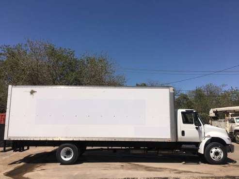 2015 International 4300 26 FT Box Truck LOW MILES 118, 964 MILES for sale in Arlington, IA