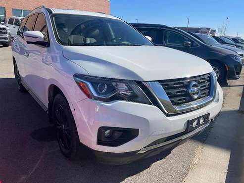 2017 Nissan Pathfinder SL for sale in Galena, IL
