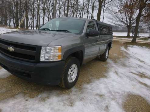 2007 Chevy Sliverado 1500 4X4 reg cab for sale in Climax, MI