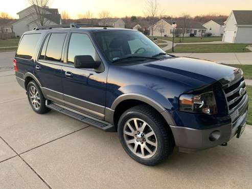 2011 Ford Expedition - cars & trucks - by owner - vehicle automotive... for sale in Waukesha, WI