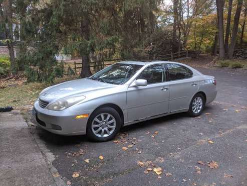 2004 Lexus ES330 - Loaded - Silver - Daily Driver - cars & trucks -... for sale in Norwalk, NY