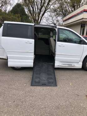 2016 BRAUN HANDICAP MINIVAN FOR WHEELCHAIR - - by for sale in Cannon Falls, MN