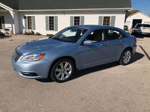 2012 Chrysler 200 - cars & trucks - by dealer - vehicle automotive... for sale in Suamico, WI