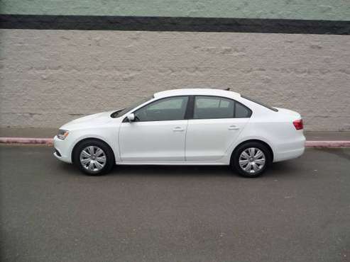 2014 Volkswagen Jetta Sedan - 6 Speed Automatic - Exceptional! -... for sale in Corvallis, OR