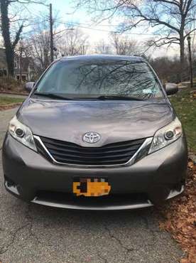 2011 Toyota Sienna LE 8-Passenger (3.5L 6cyl 6A) - cars & trucks -... for sale in Scarsdale, NY