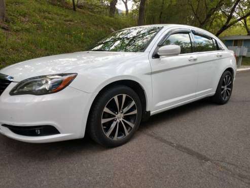 2013 CHRYSLER 200 S PACKAGE POWERFUL V6 LOADED NEW TIRES - cars & for sale in Inver Grove Heights, MN