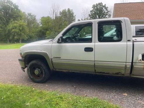2000 Chevrolet 2500 4wd plow truck for sale in Brockport, NY