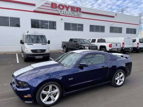 2012 Ford Mustang GT Premium - cars & trucks - by dealer - vehicle... for sale in 2500 Broadway Drive Lauderdale 55113, MN