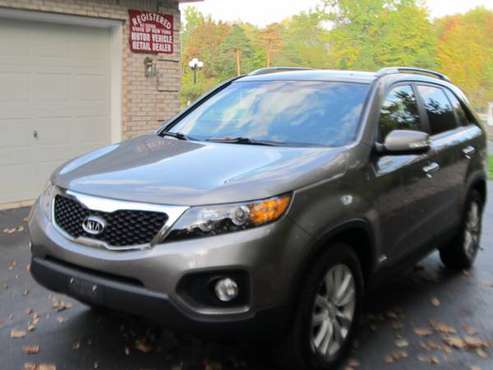 2011 KIA SORENTO EX - - by dealer - vehicle for sale in GREECE, NY