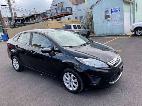 2012 Ford Fiesta SE - cars & trucks - by owner - vehicle automotive... for sale in Chicago, IL