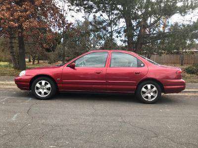 Extra Clean Low mileage - cars & trucks - by owner - vehicle... for sale in Medford, OR