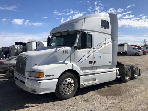VOLVO VNL 660 for sale in Crest Hill, IL