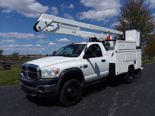 CUMMINS 42' 2008 Dodge 5500 Ram 4x4 Diesel Bucket Boom Utility Truck for sale in Hampshire, IL