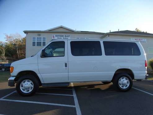 **No Rust 2006 Ford Econoline E-350 Passanger Van** for sale in Medina, OH