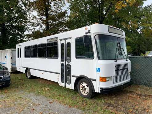 2006 Freightliner shuttle bus 82k miles cummins 5 9 for sale in Hopewell Junction, NY