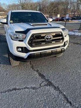2017 Toyota Tacoma V6 TRD sport crew cab 4x4 MINT! 21999 - cars & for sale in NJ