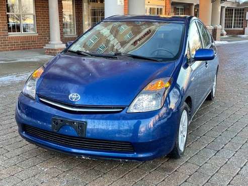2008 TOYOTA PRIUS up to 99 miles per gallon ONE OWNER - cars & for sale in Chicago, IL