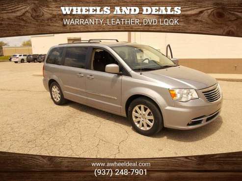 2014 CHRYSLER TOWN COUNTRY LEATHER DVD CAMERA WARRANT LQQK for sale in New Lebanon, OH