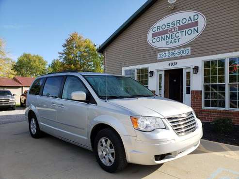 *2010 CHRYSLER TOWN AND COUNTRY TOURING** for sale in Rootstown, OH