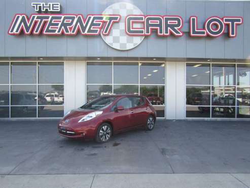 2013 *Nissan* *Leaf* *4dr Hatchback SL* Cayenne Red - cars & trucks... for sale in Omaha, NE