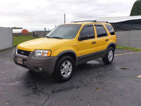 2001 Ford Escape 4x4-- low miles - cars & trucks - by dealer -... for sale in Mount Vernon, WA