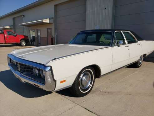 BEAUTIFUL 69 Chrysler New Yorker 440 V-8 Auto, restored! - cars & for sale in Sioux Falls, SD