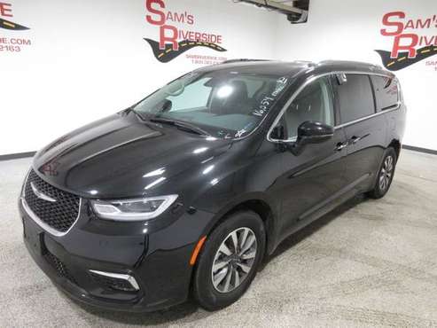 2021 CHRYSLER PACIFICA TOURING L - - by dealer for sale in Des Moines, IA