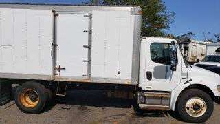 2005 Freightliner M2-106 18 FOOT BOX TRUCK WITH LIFTGATE - cars & for sale in Massapequa, CT
