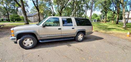 1999 Chevrolet Suburban / One Owner for sale in Vancouver, OR