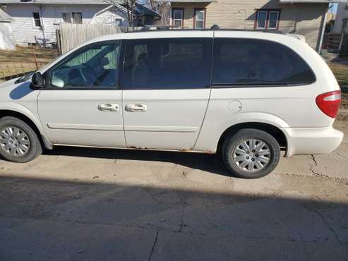 Chrysler van - cars & trucks - by owner - vehicle automotive sale for sale in Superior, NE