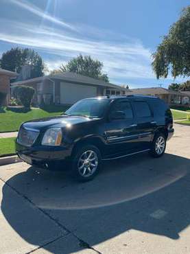 2007 GMC Yukon Denali (No Rust) (Credit Cards Accepted) for sale in milwaukee, WI