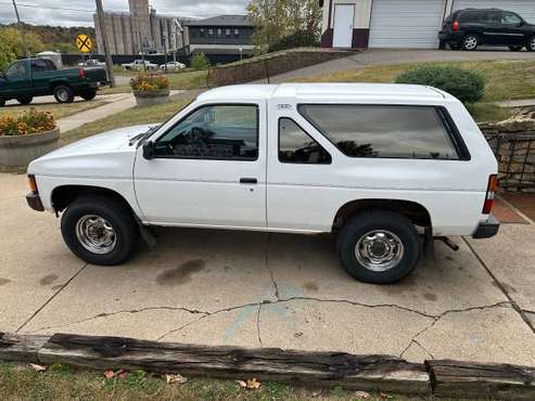 1989 Nissan pathfinder 4X4 - - by dealer - vehicle for sale in Saint Paul, MN