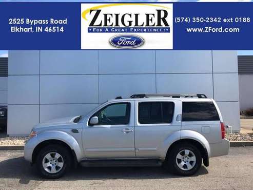 2005 Nissan Pathfinder SUV SE (Silver Lightning Clearcoat Metallic) for sale in Elkhart, IN