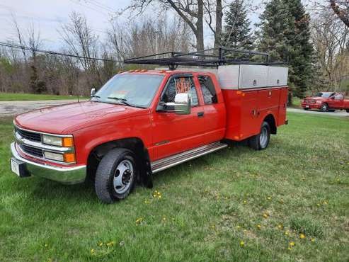 2000 Chevy 1 ton truck for sale in Winthrop Harbor, WI