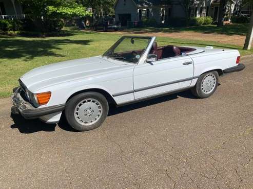 1989 Mercedes Benz 560SL White Convertible Soft/Hard tops - cars & for sale in Middleton, WI