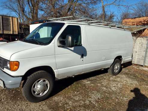 Ford 2007 E250 extended van - cars & trucks - by owner - vehicle... for sale in Villa Park, IL