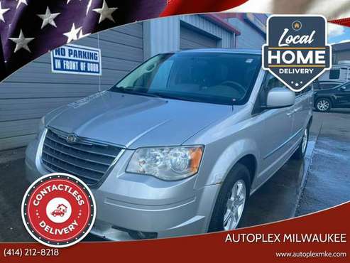 2010 Chrysler Town and Country Touring 4dr Mini Van - cars & trucks... for sale in milwaukee, WI