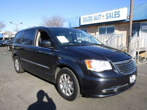 2013 Chrysler TOWN & COUNTRY TOURING - STOW N GO - REAR CAMERA - D for sale in Sacramento , CA